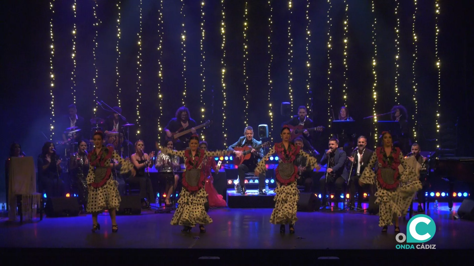 toma-casta-a-anuncia-la-navidad-en-el-falla-con-cante-y-baile-de-c-diz